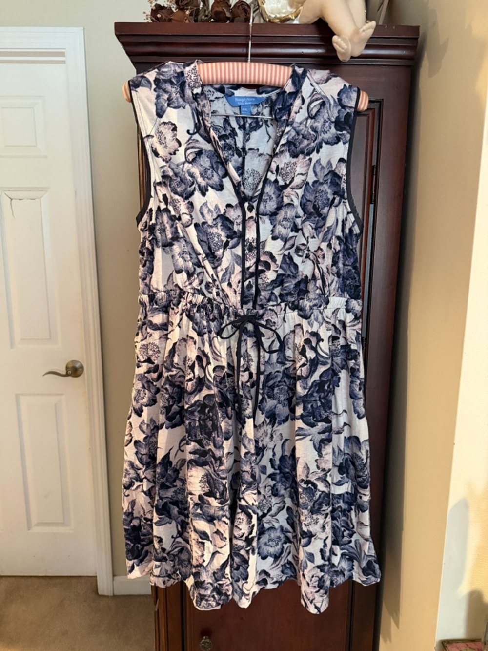 Simply Vera Vera Wang Navy Floral Sleeveless Midi Dress